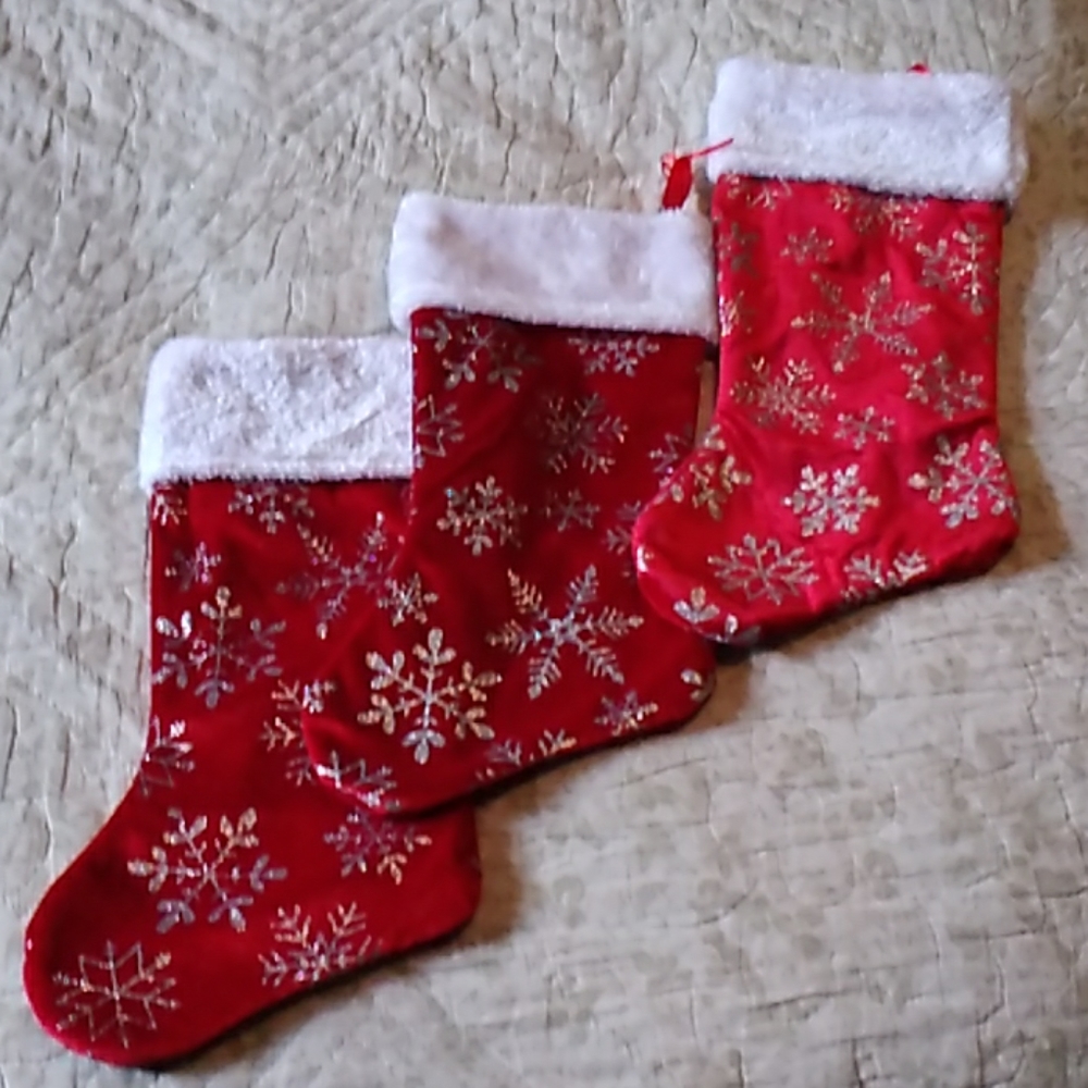 Stocking trio